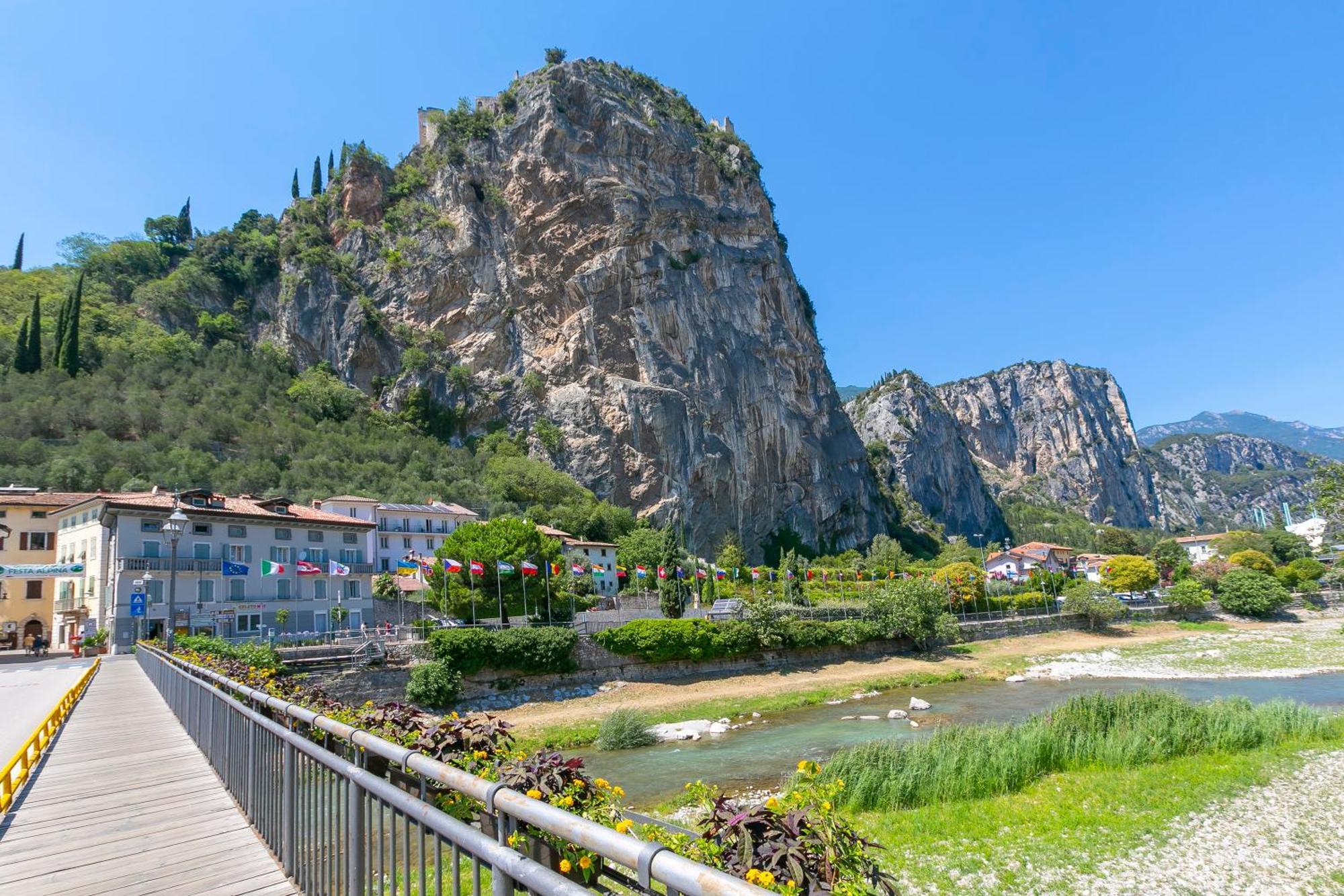 The Rock View - Happy Rentals Arco Luaran gambar